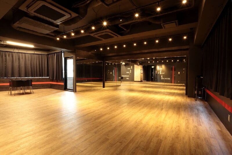 StudioRES【スタジオレス】